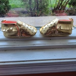 CAT & JACK  gold moccasin booties crib shoes